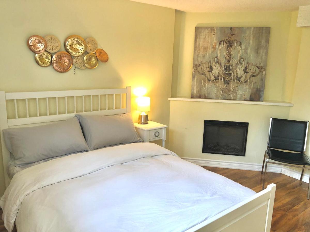 Cozy & Convenient 2-Bedroom Apartment With Private Entrance Toronto Dış mekan fotoğraf