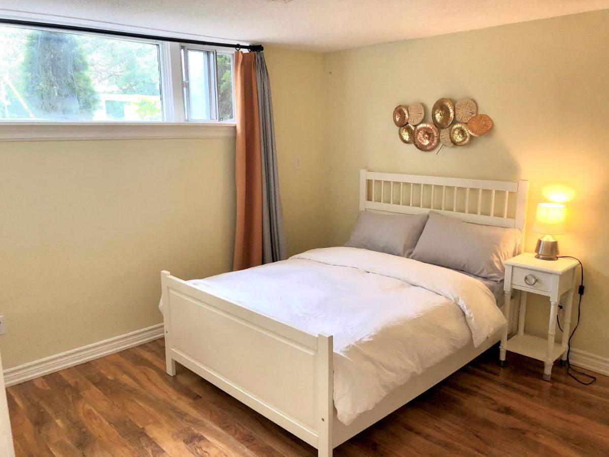 Cozy & Convenient 2-Bedroom Apartment With Private Entrance Toronto Dış mekan fotoğraf