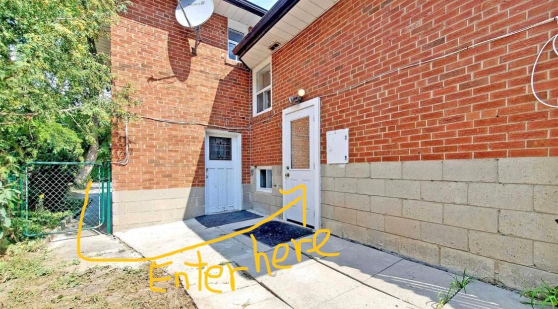 Cozy & Convenient 2-Bedroom Apartment With Private Entrance Toronto Dış mekan fotoğraf